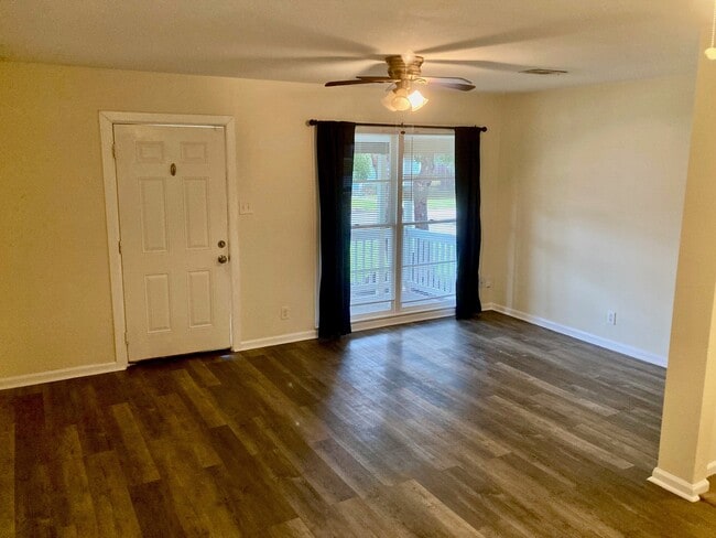 Photo - 103 Trout Ave