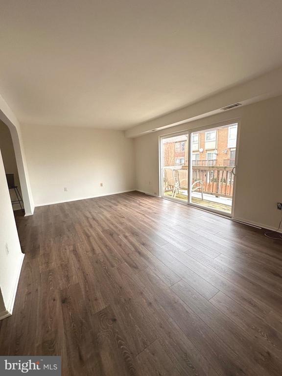 Photo - 2328 Sun Valley Cir