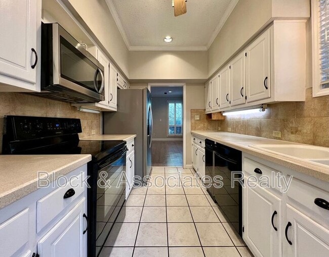 Photo - 207 Forest View Ct