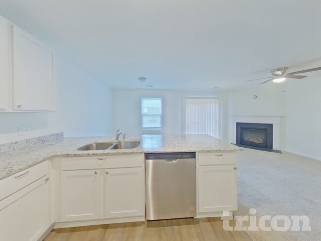 Photo - 1073 Crescent Moon Lp