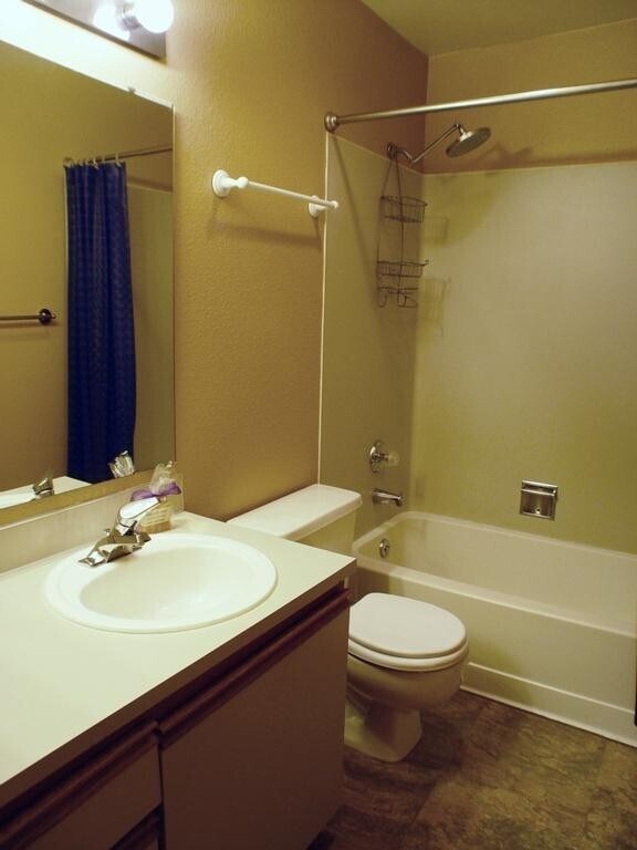 Photo - Updated 2BR Condo w/ 2 Covered Parking – Kenmore