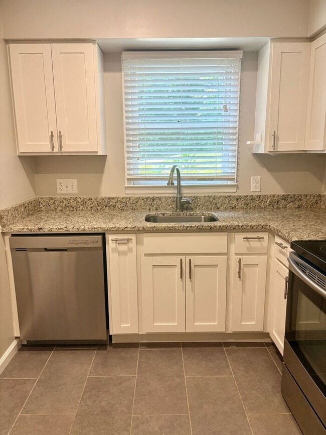 Photo - Quiet South Charlotte Townhome with Easy Uptown & Airport Access