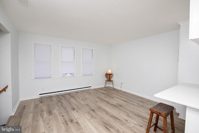 Photo - 129 S Main St Unidad A