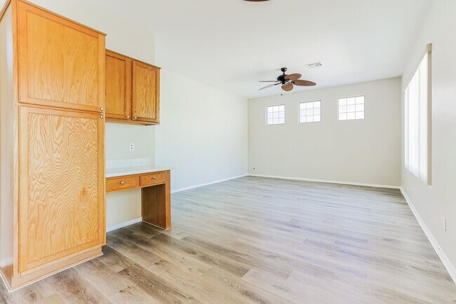 Photo - 125 N 22nd Pl