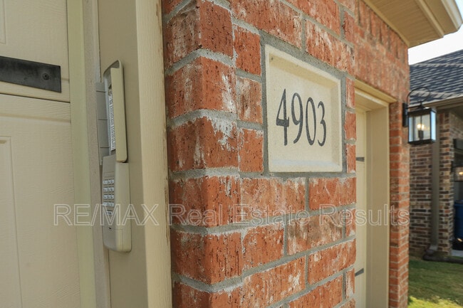 Photo - 4903 SW Woodvale Rd