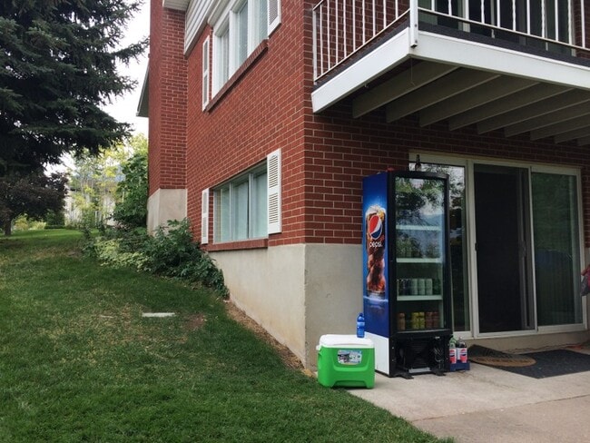 Photo - 475 Edgehill Dr