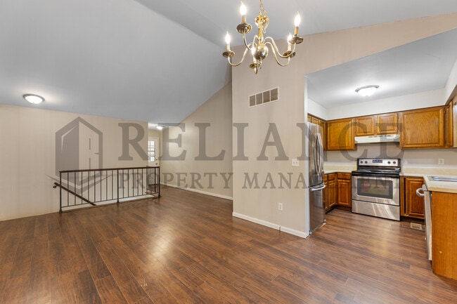 Photo - 1837 S Stacey St