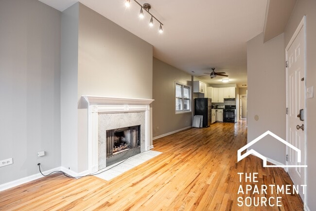 Photo - 842 N Wood St Unit 2