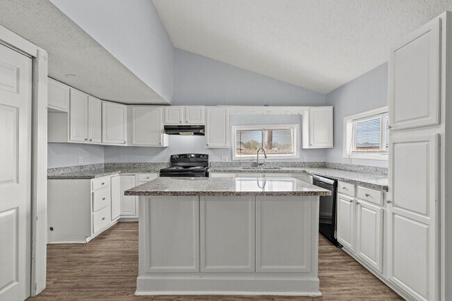 Photo - Charming 4-Bedroom, 2-Bath Home in Lamarque, TX