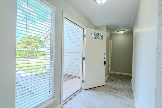 Photo - 2714 Flintrock Cir