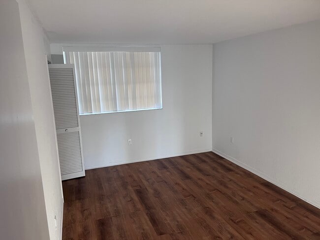 Master Bedroom - 9137 Fontainebleau Blvd