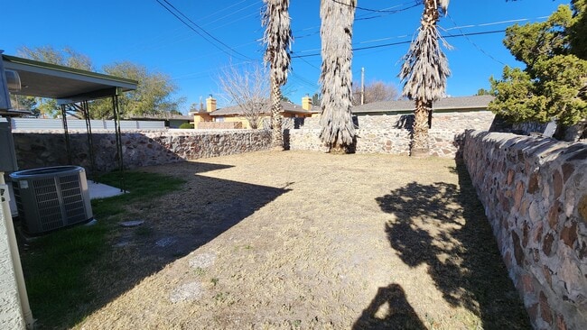 Photo - 431 W Redd Rd