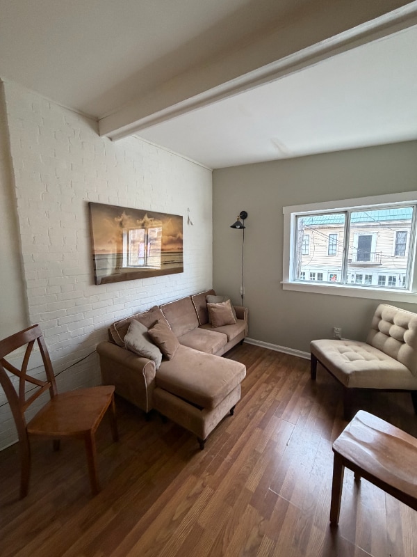 Building Photo - 231 Main St