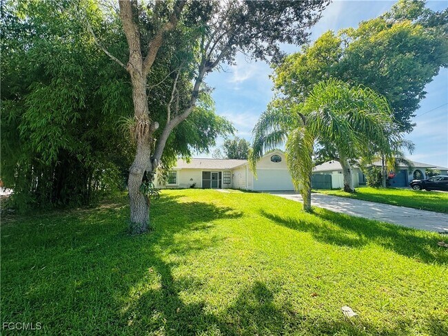 Photo - 1421 SW 9th Ct