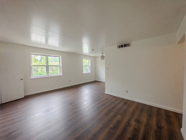 Whiteland Ave Apartments
