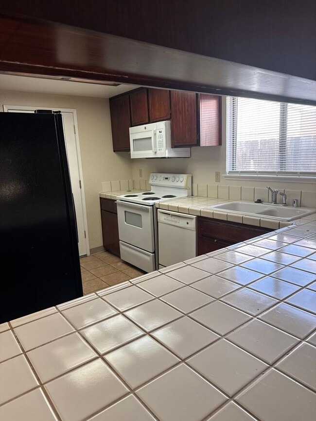 235 W Central Ave