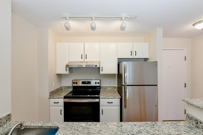 Photo - 534 Beacon St Unit 502
