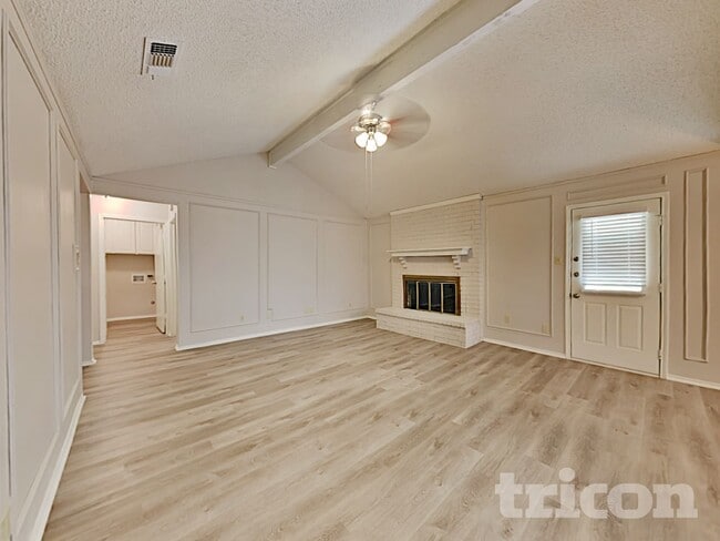 Photo - 802 Wind Brooke Dr