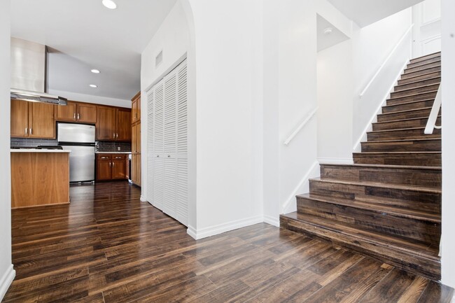 Photo - 5244 Baza Ave