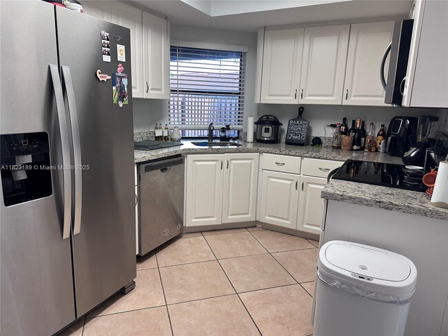 Building Photo - 15205 SW 48th Terrace Rental