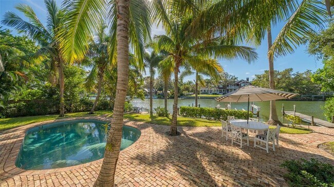 Photo - 847 Hudson Ave