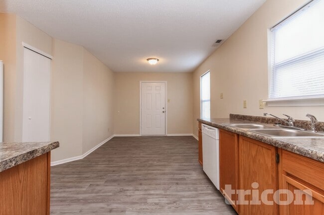 Photo - 171 Declaration Dr