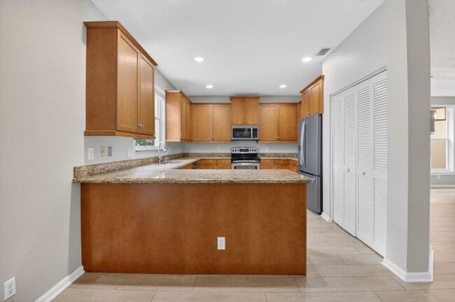 Photo - 18196 Clear Brook Cir