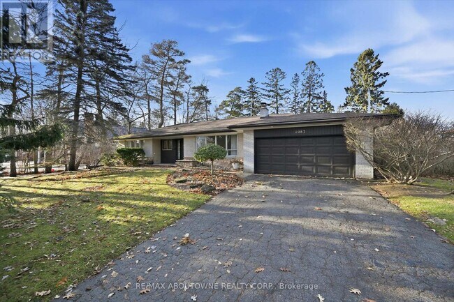 Photo - 1087 Linbrook Rd