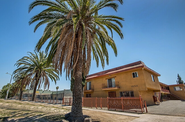 Building Photo - 1052 Browning Blvd Rental