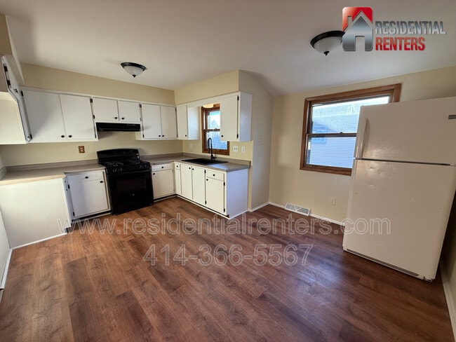 Building Photo - 6578 N 73rd St