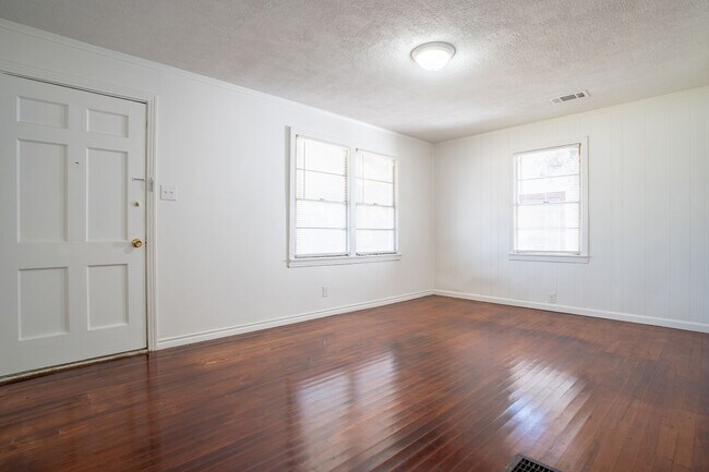 Photo - 3323 W Clarendon Dr