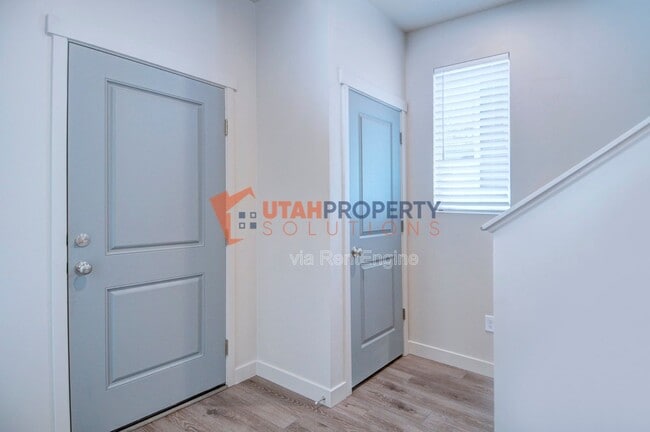 Photo - 1025 W 400 S