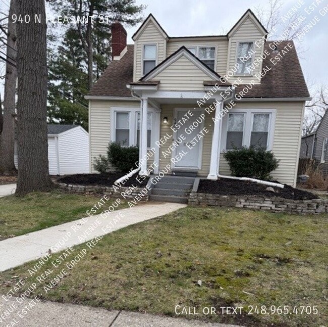 Photo - 940 N Pleasant St