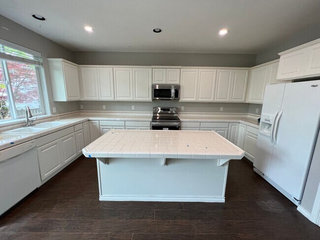 Photo - 16130 SW Loon Dr