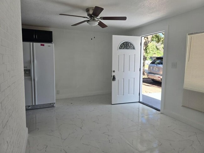 Photo - 1813 Hacienda Way