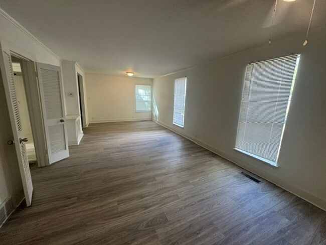 12605 Colonel Glenn Rd
