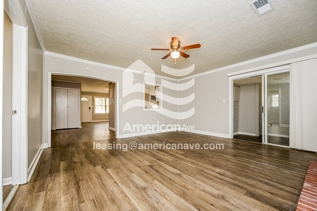 Photo - 114 Ravenwood Way