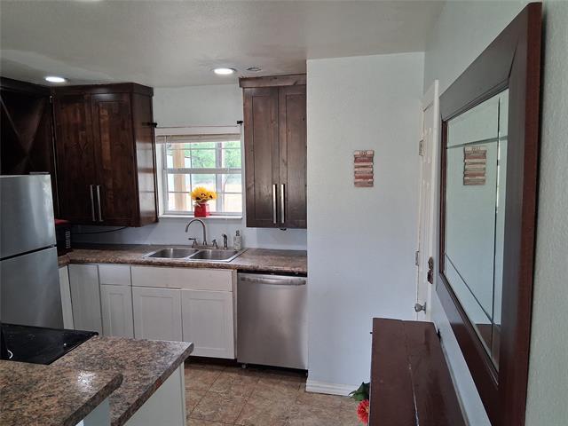 Building Photo - 1584 Kelly Rd Rental