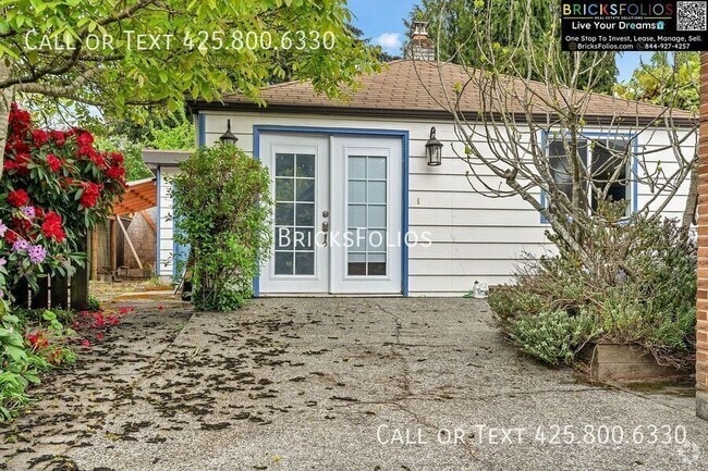 Building Photo - 11539 Corliss Ave N Rental
