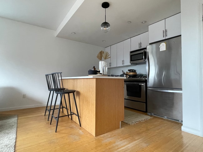 Photo - 11202 Northern Blvd Unit 3d