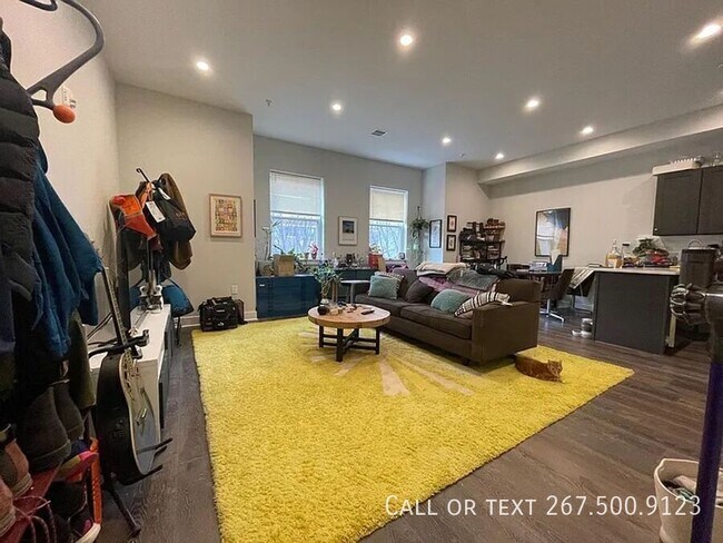 Photo - 1229 N Franklin St Unit 3