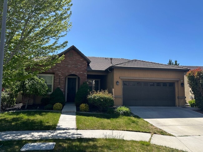 Building Photo - Cute single story home with 3 bedrooms, 2 ...