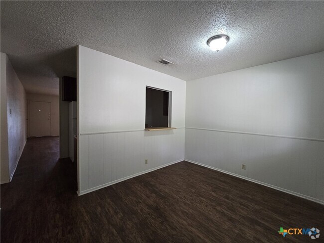 Building Photo - 2418 Paul Revere St Rental