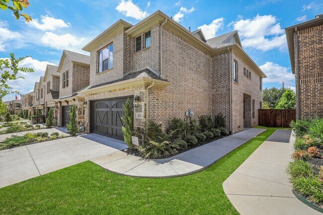 Photo - Beautiful Townhome in Plano ISD