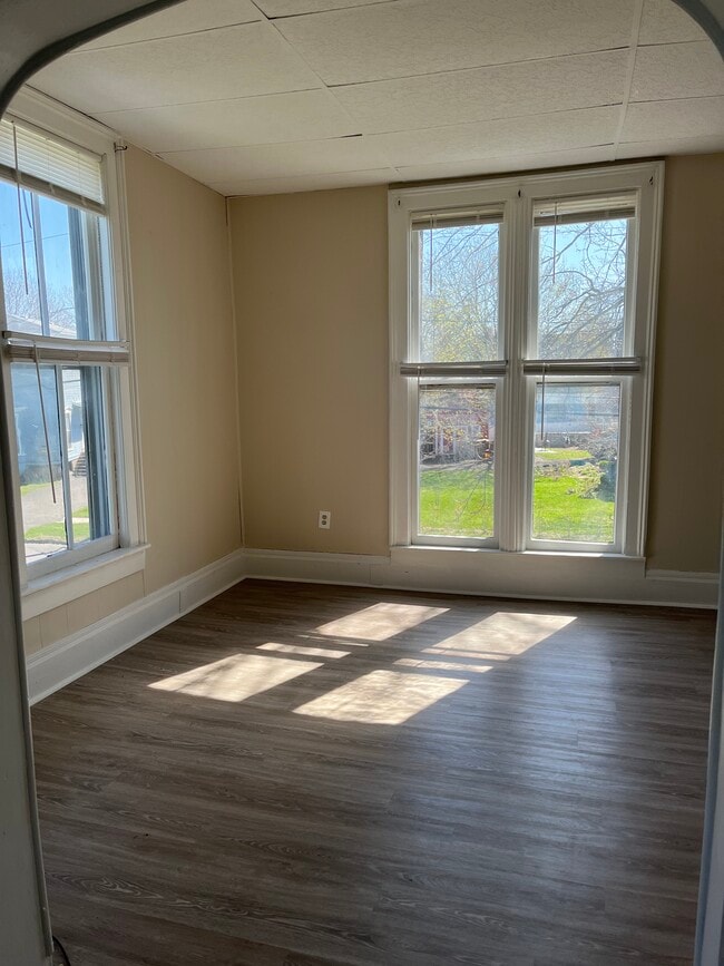 Living Room - 204 New Boston St Unit 2