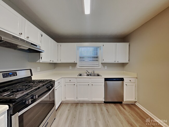 Photo - 1124 Whisper Wind Dr