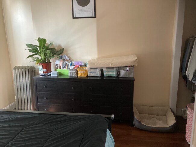 Bedroom - 516 67th St