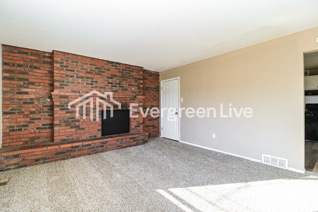 Photo - 1310 Petite Dr