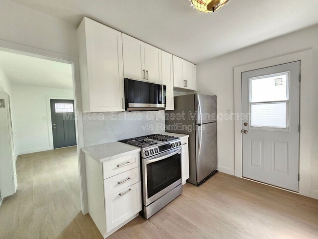 Photo - 635 4th St
