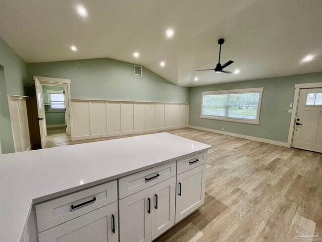 Photo - 1501 E Cross St